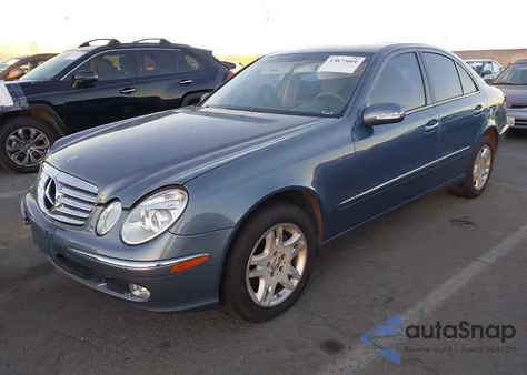 2003 Mercedes-Benz E 320 z USA, uszkodzony, nr VIN WDBUF65J43A201238